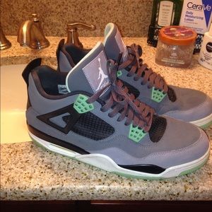 Jordan 4 Green Glow